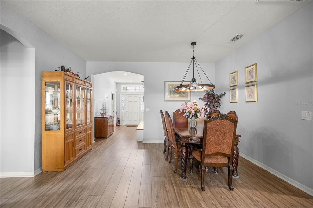 Active With Contract: $370,000 (4 beds, 3 baths, 2491 Square Feet)