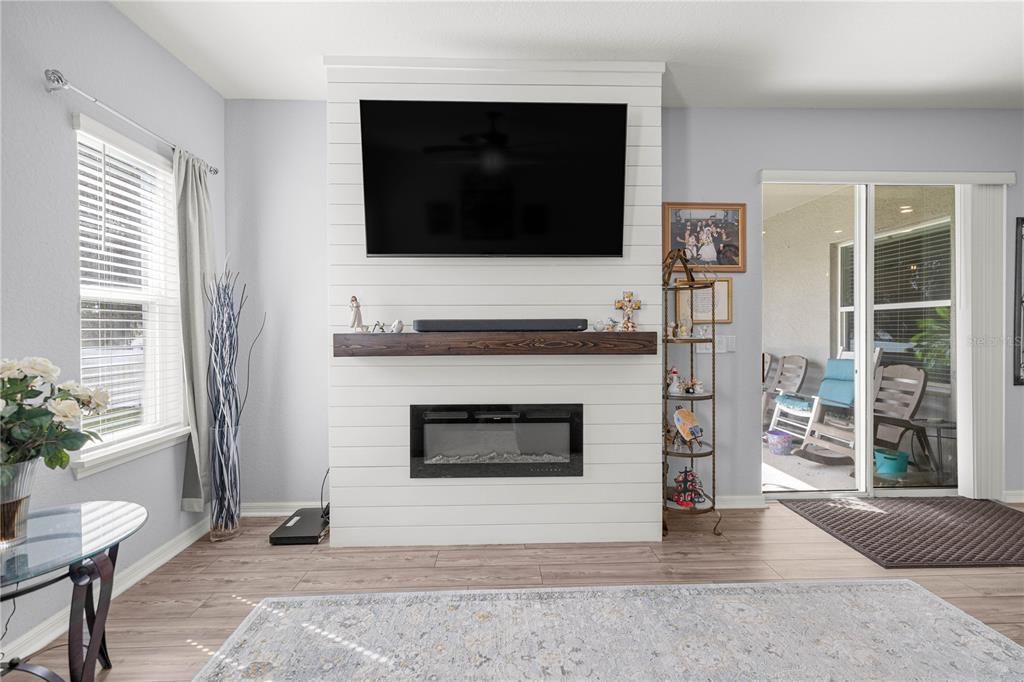 Active With Contract: $370,000 (4 beds, 3 baths, 2491 Square Feet)