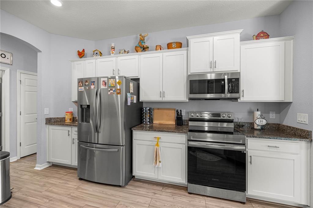 Active With Contract: $370,000 (4 beds, 3 baths, 2491 Square Feet)