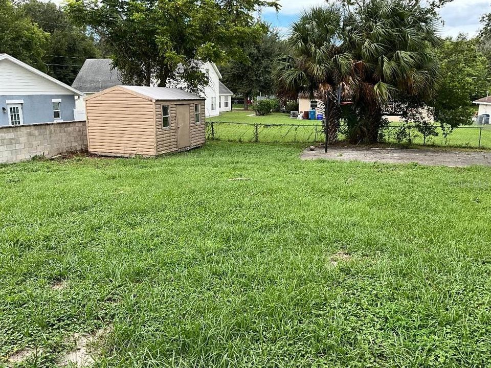 Active With Contract: $250,000 (3 beds, 2 baths, 1366 Square Feet)