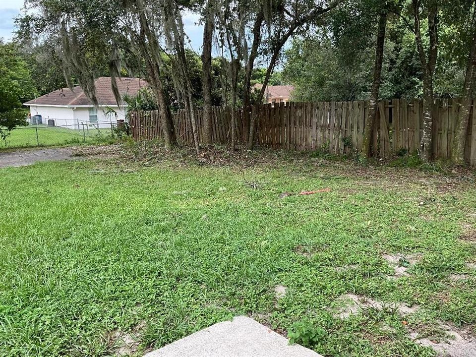 Active With Contract: $250,000 (3 beds, 2 baths, 1366 Square Feet)