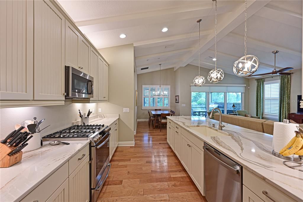 Active With Contract: $839,900 (2 beds, 2 baths, 2164 Square Feet)