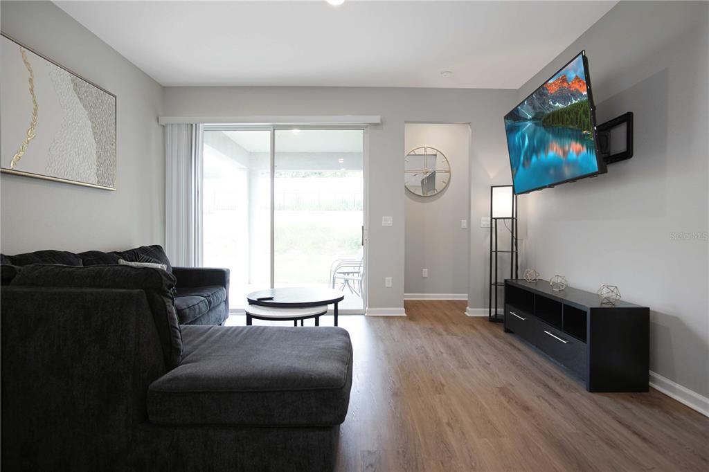 Activo con contrato: $1,850 (3 camas, 2 baños, 1578 Pies cuadrados)