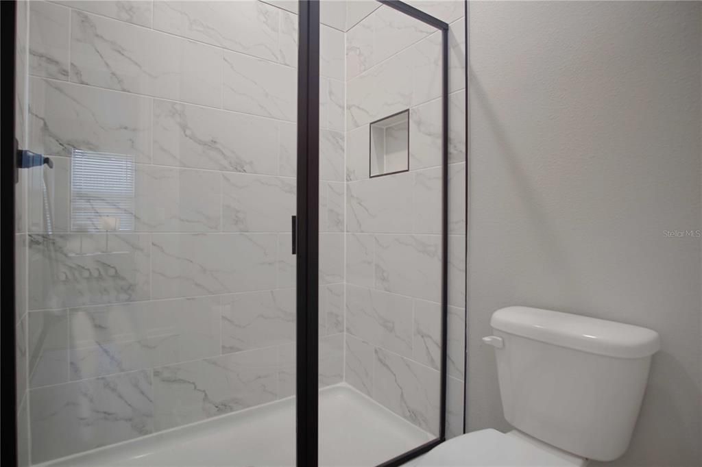 Activo con contrato: $1,850 (3 camas, 2 baños, 1578 Pies cuadrados)