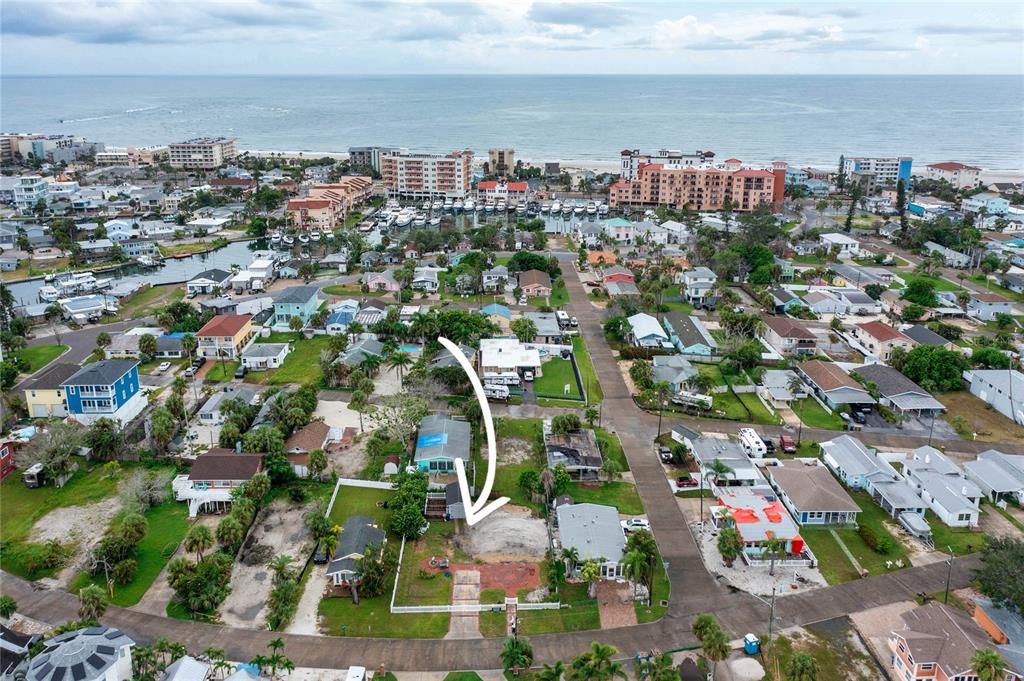 待售: $475,000 (0.17 acres)