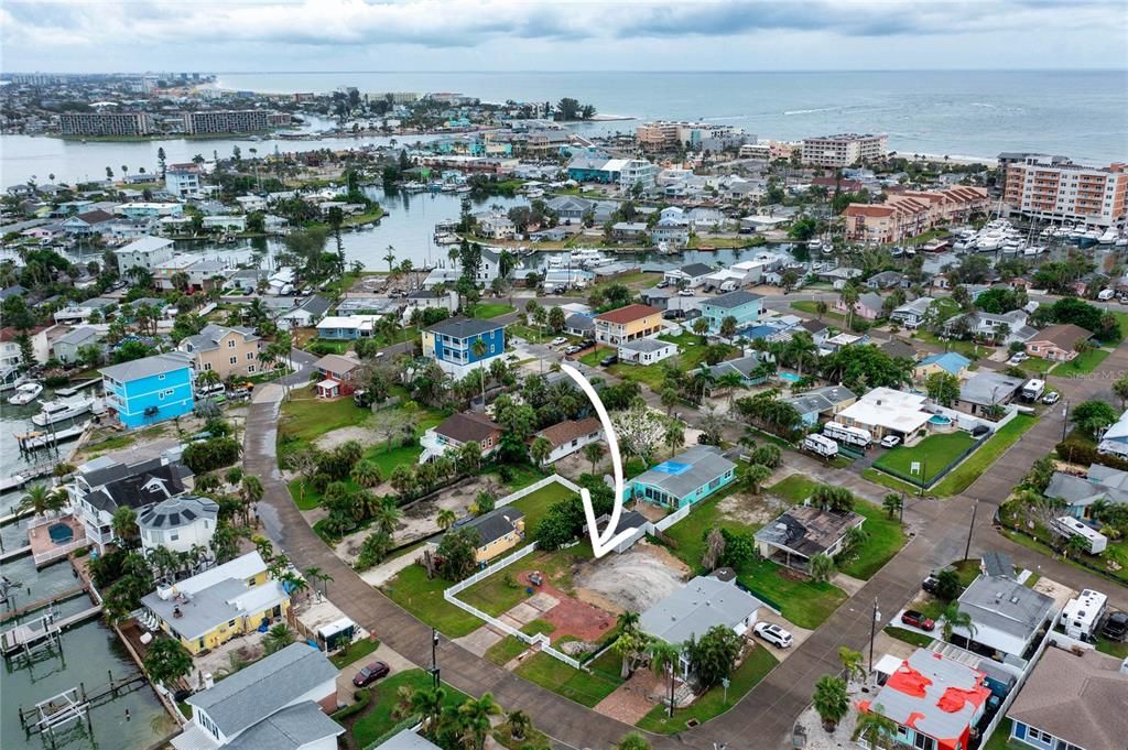 待售: $475,000 (0.17 acres)