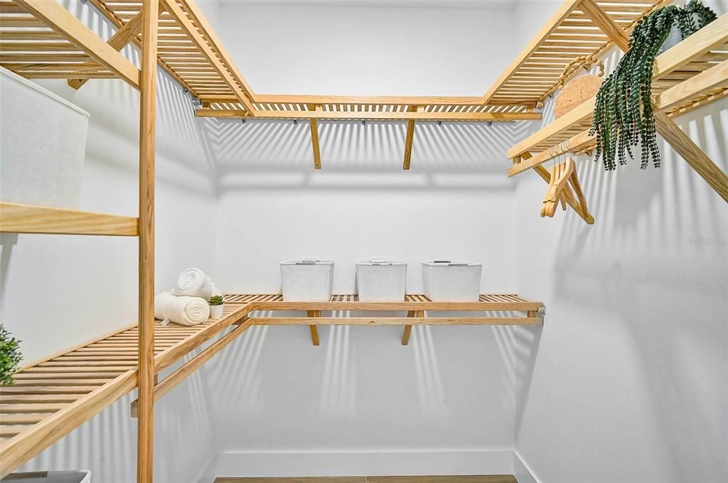 Active With Contract: $879,000 (4 beds, 2 baths, 2578 Square Feet)