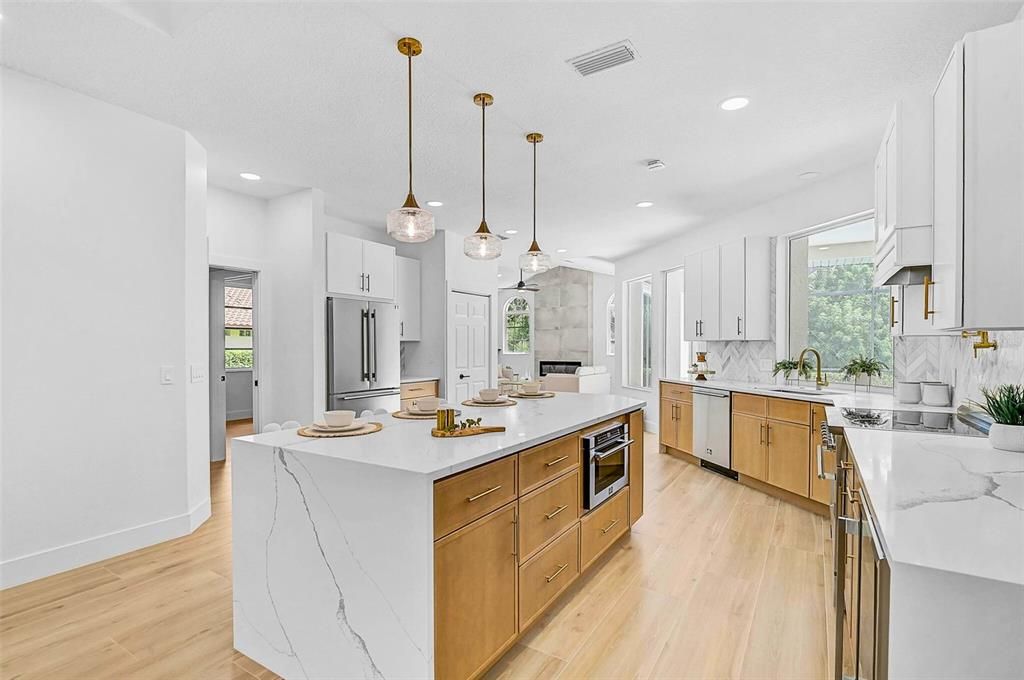 Active With Contract: $879,000 (4 beds, 2 baths, 2578 Square Feet)