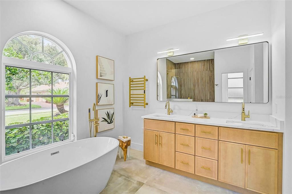 Active With Contract: $879,000 (4 beds, 2 baths, 2578 Square Feet)