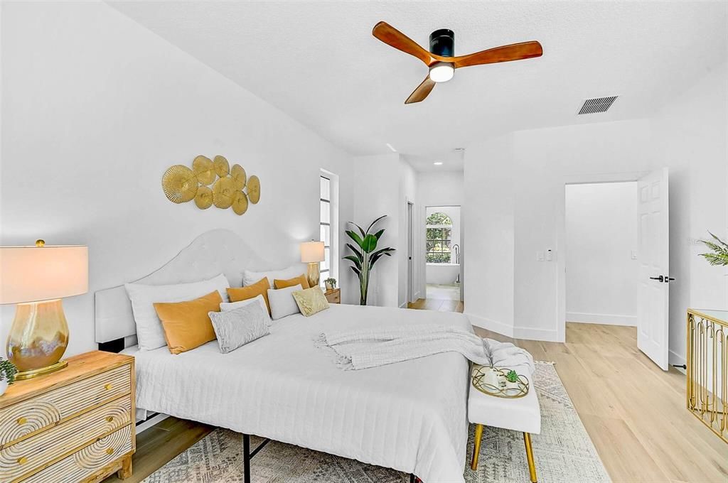 Active With Contract: $879,000 (4 beds, 2 baths, 2578 Square Feet)