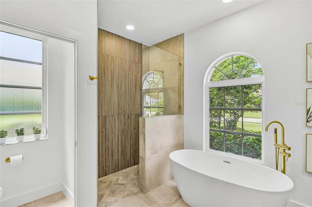 Active With Contract: $879,000 (4 beds, 2 baths, 2578 Square Feet)