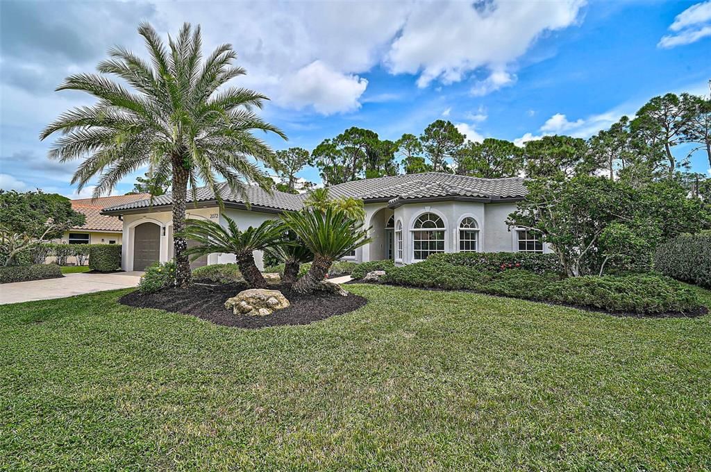 Active With Contract: $879,000 (4 beds, 2 baths, 2578 Square Feet)