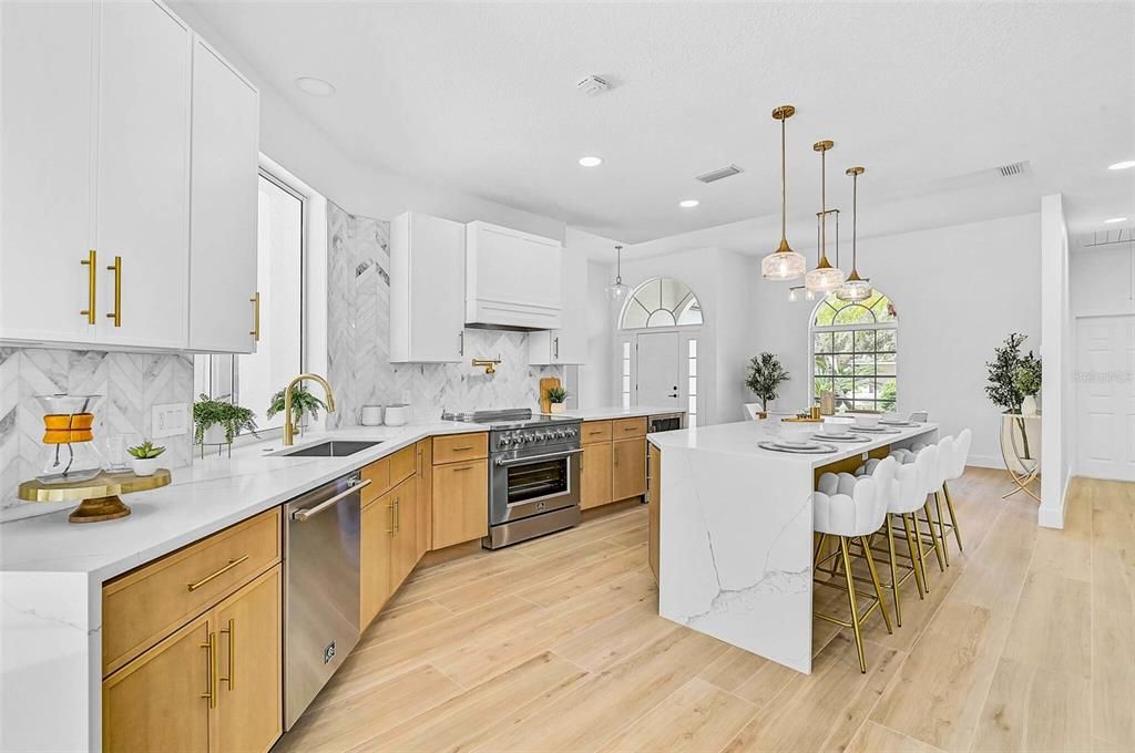 Active With Contract: $879,000 (4 beds, 2 baths, 2578 Square Feet)