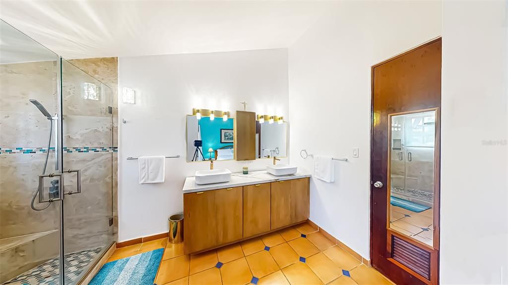 For Sale: $1,375,000 (4 beds, 4 baths, 2764 Square Feet)