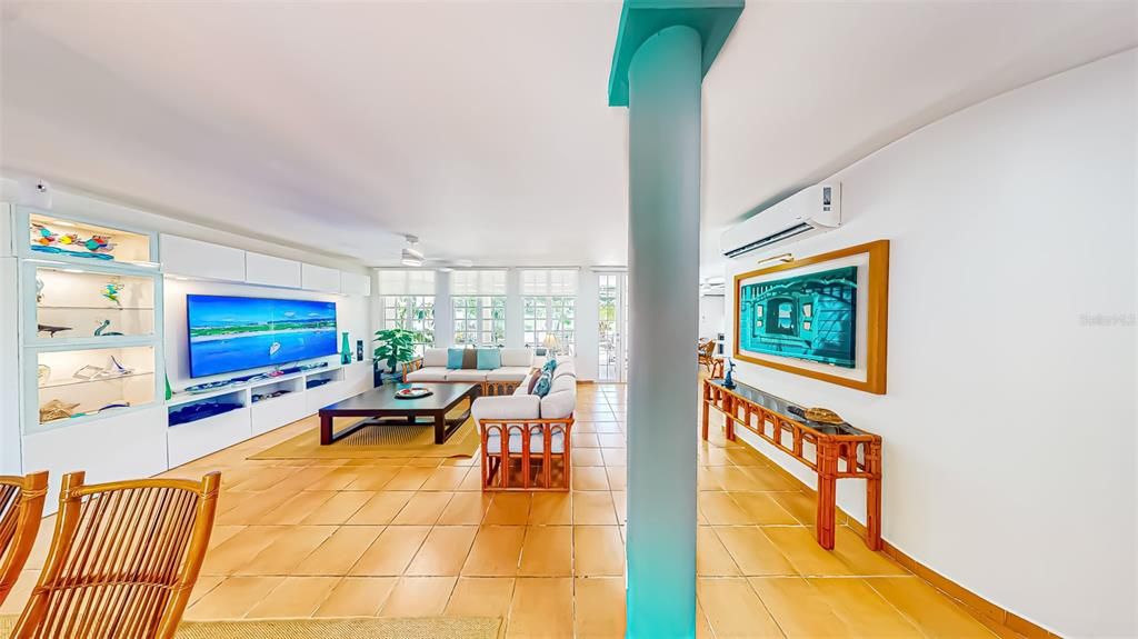 For Sale: $1,375,000 (4 beds, 4 baths, 2764 Square Feet)