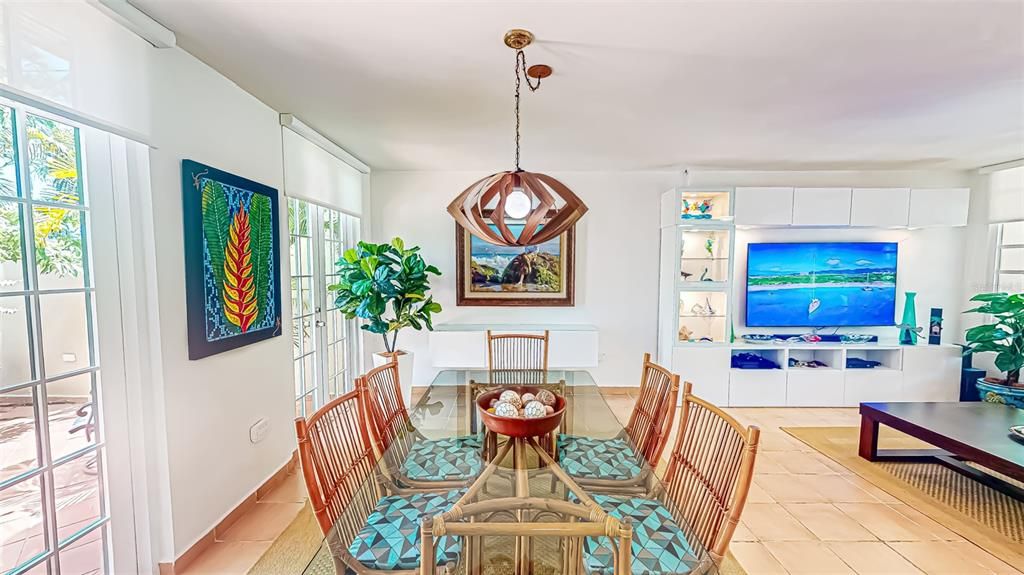 For Sale: $1,375,000 (4 beds, 4 baths, 2764 Square Feet)