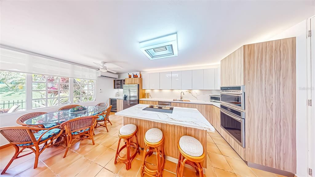 For Sale: $1,375,000 (4 beds, 4 baths, 2764 Square Feet)