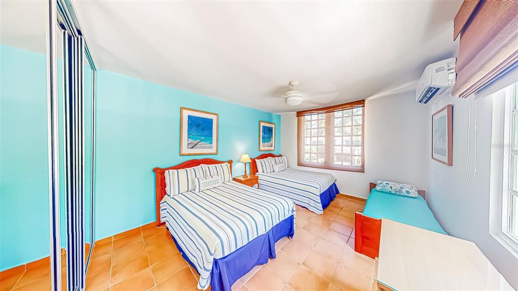 For Sale: $1,375,000 (4 beds, 4 baths, 2764 Square Feet)