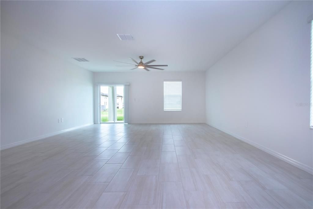 В аренду: $2,995 (5 спален, 2 ванн, 2896 Квадратных фут)