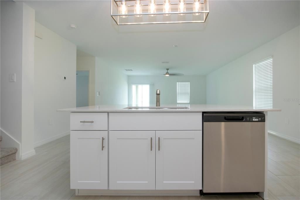 В аренду: $2,995 (5 спален, 2 ванн, 2896 Квадратных фут)