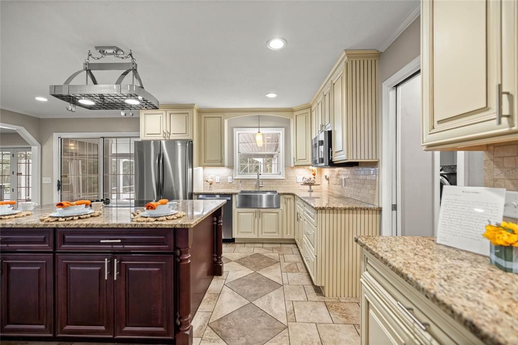 Active With Contract: $799,900 (4 beds, 4 baths, 3703 Square Feet)