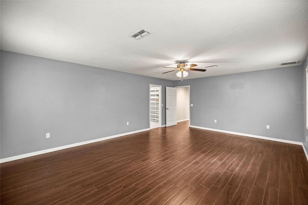 Active With Contract: $799,900 (4 beds, 4 baths, 3703 Square Feet)