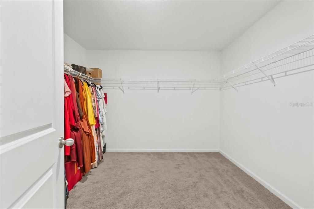 На продажу: $389,999 (4 спален, 2 ванн, 2401 Квадратных фут)