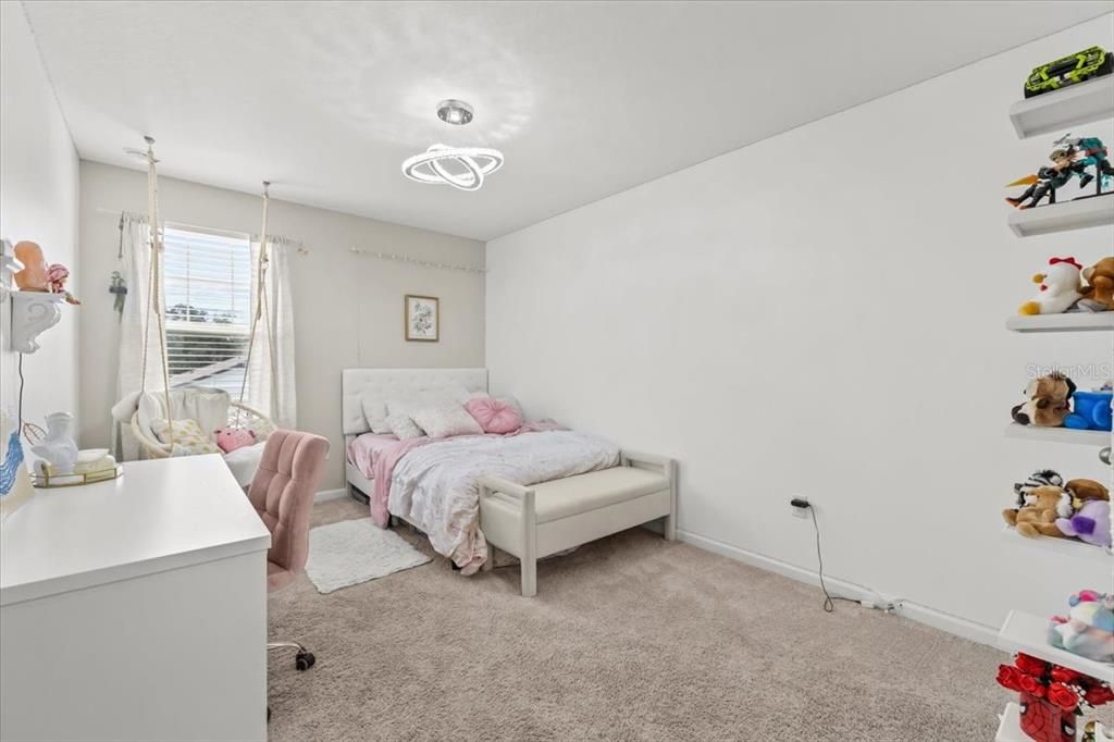 На продажу: $389,999 (4 спален, 2 ванн, 2401 Квадратных фут)