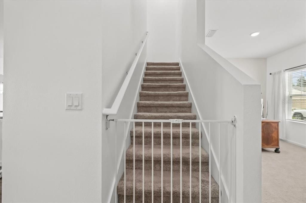 На продажу: $389,999 (4 спален, 2 ванн, 2401 Квадратных фут)