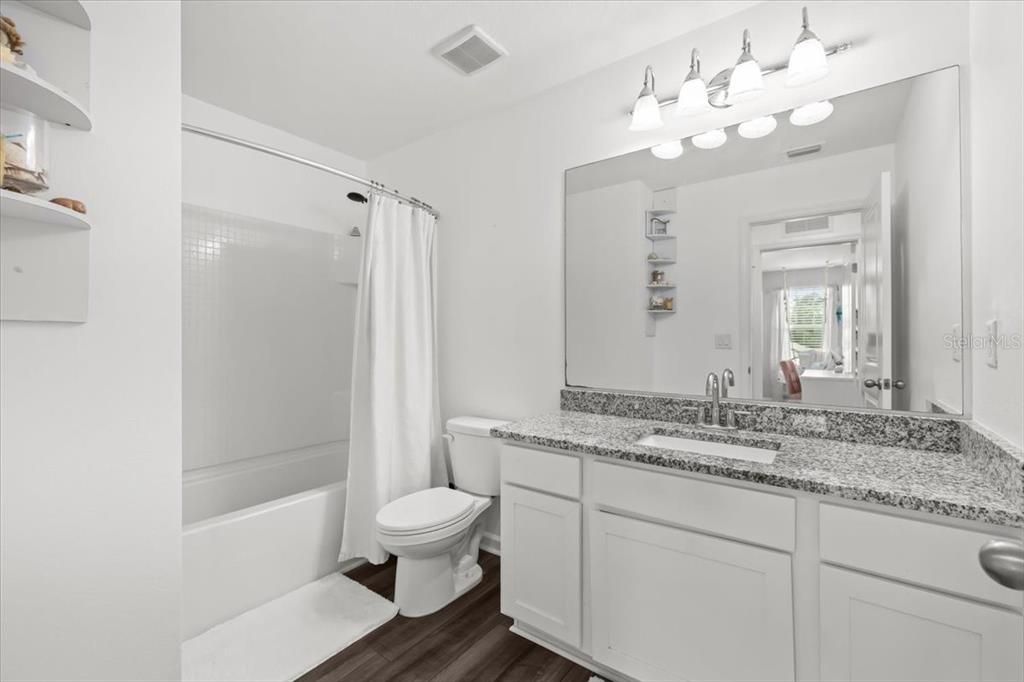 На продажу: $389,999 (4 спален, 2 ванн, 2401 Квадратных фут)