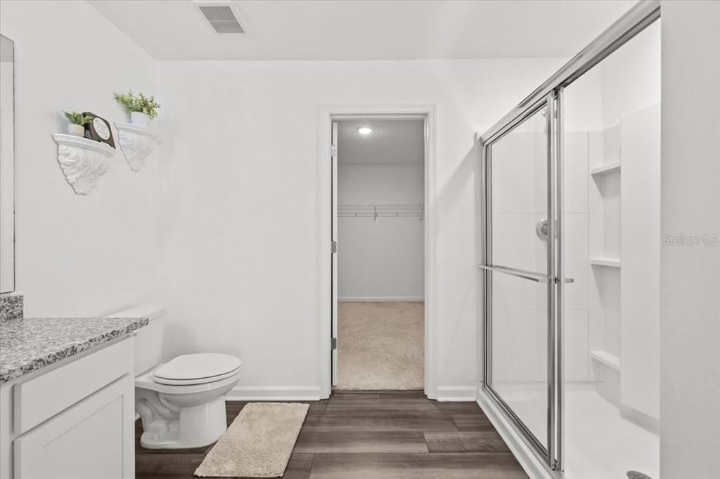 На продажу: $389,999 (4 спален, 2 ванн, 2401 Квадратных фут)