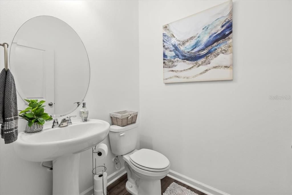 На продажу: $389,999 (4 спален, 2 ванн, 2401 Квадратных фут)