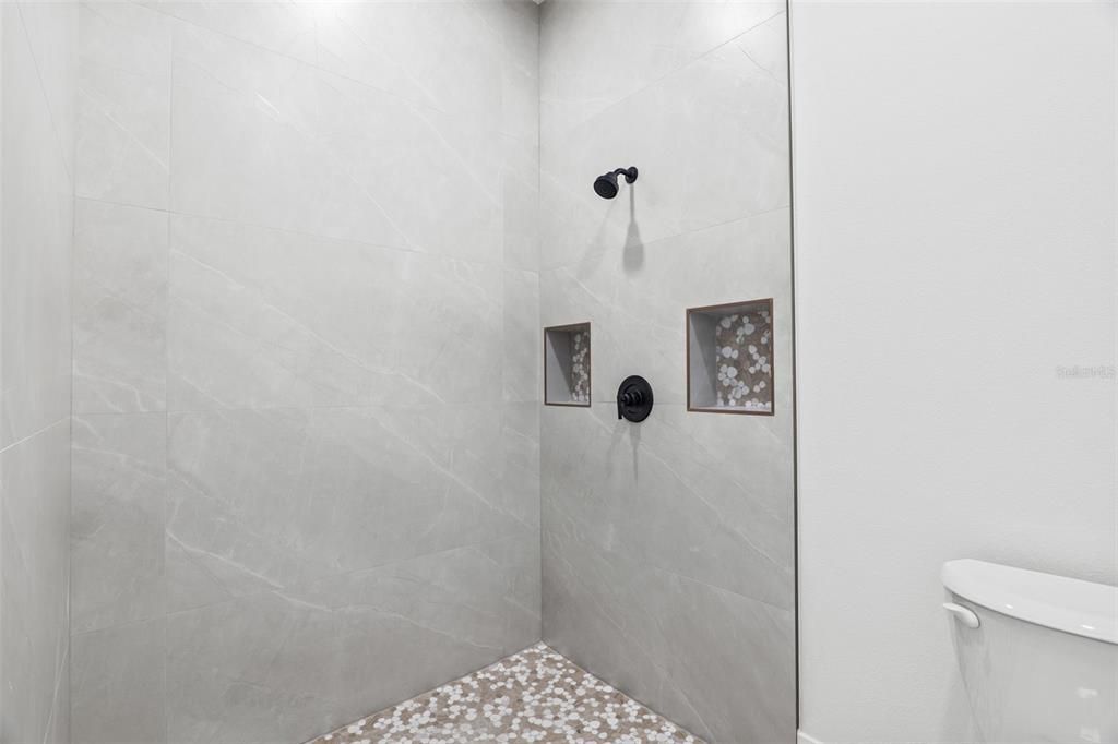 待售: $1,000,000 (4 贝兹, 4 浴室, 3427 平方英尺)