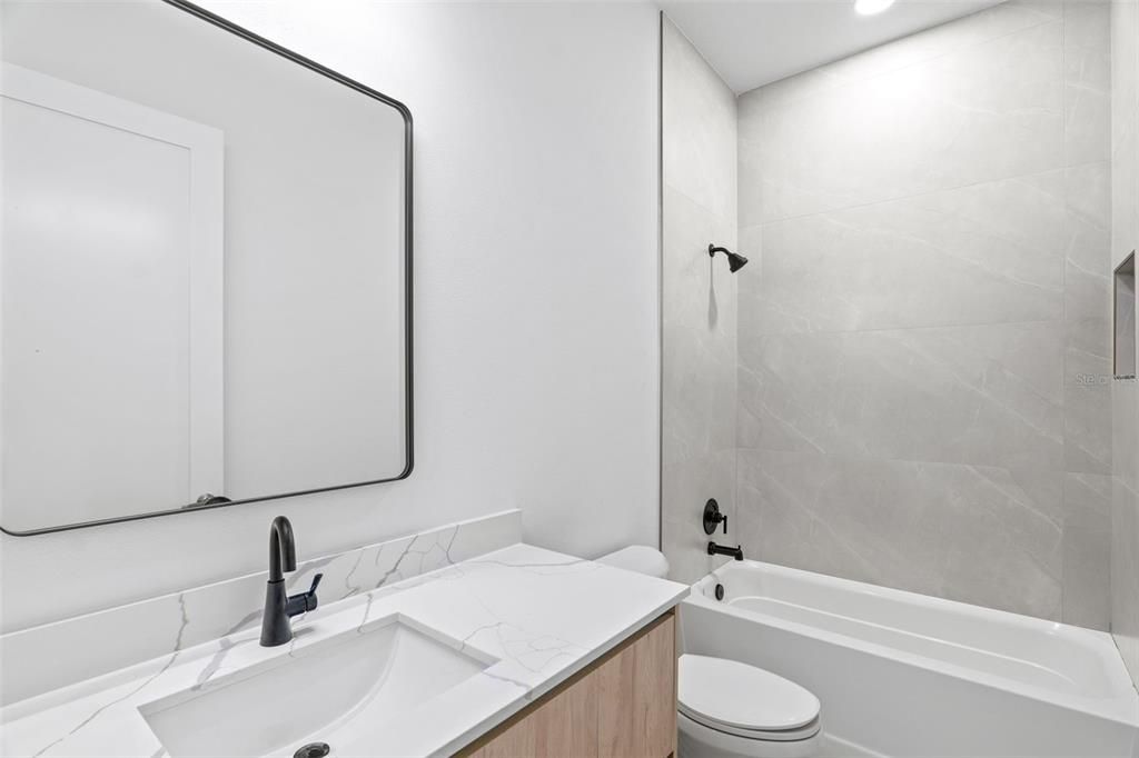 待售: $1,000,000 (4 贝兹, 4 浴室, 3427 平方英尺)