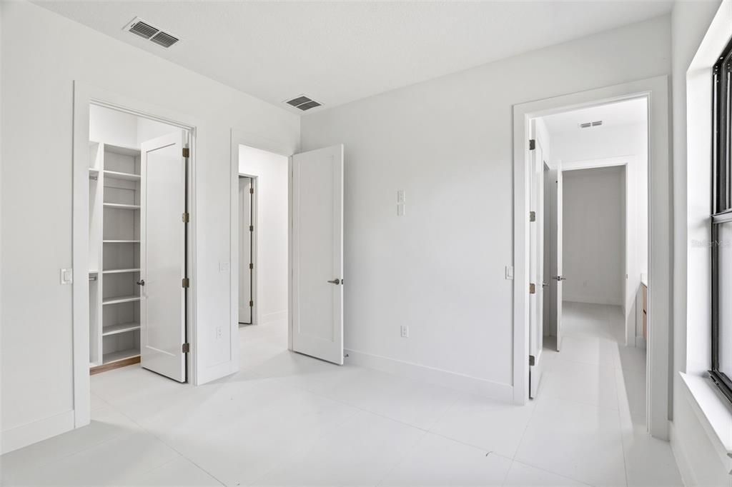 待售: $1,000,000 (4 贝兹, 4 浴室, 3427 平方英尺)