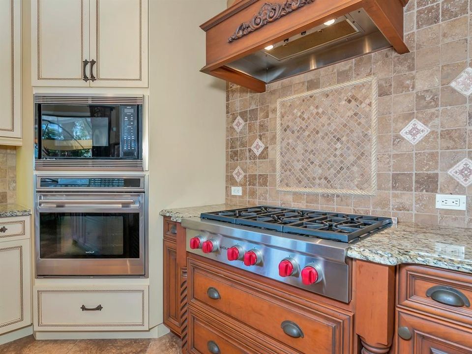 待售: $3,250,000 (4 贝兹, 5 浴室, 4990 平方英尺)