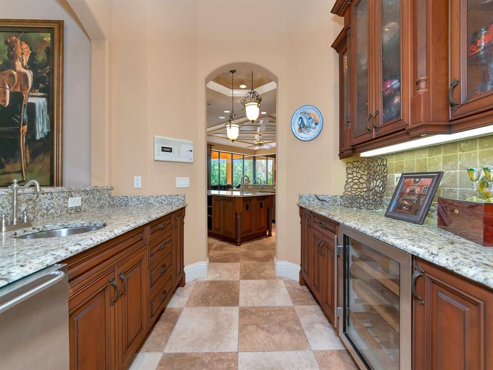 待售: $3,250,000 (4 贝兹, 5 浴室, 4990 平方英尺)