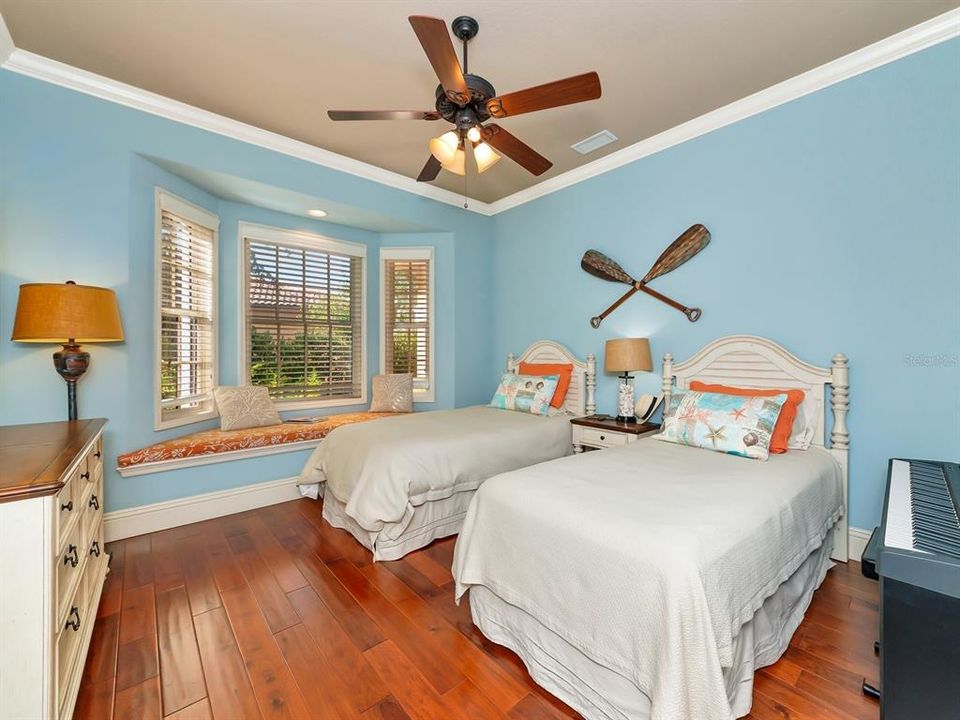 待售: $3,250,000 (4 贝兹, 5 浴室, 4990 平方英尺)