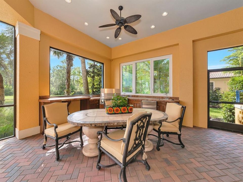 待售: $3,250,000 (4 贝兹, 5 浴室, 4990 平方英尺)