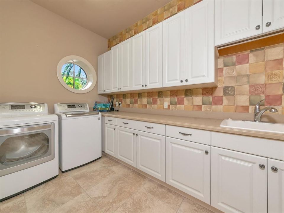 待售: $3,250,000 (4 贝兹, 5 浴室, 4990 平方英尺)