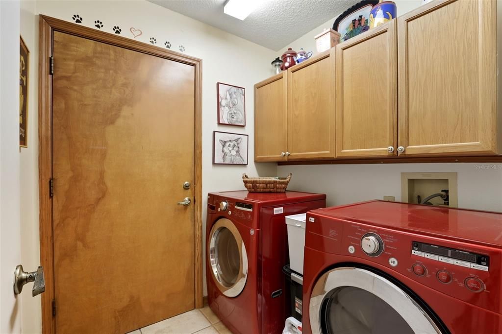 For Sale: $350,000 (3 beds, 2 baths, 1764 Square Feet)