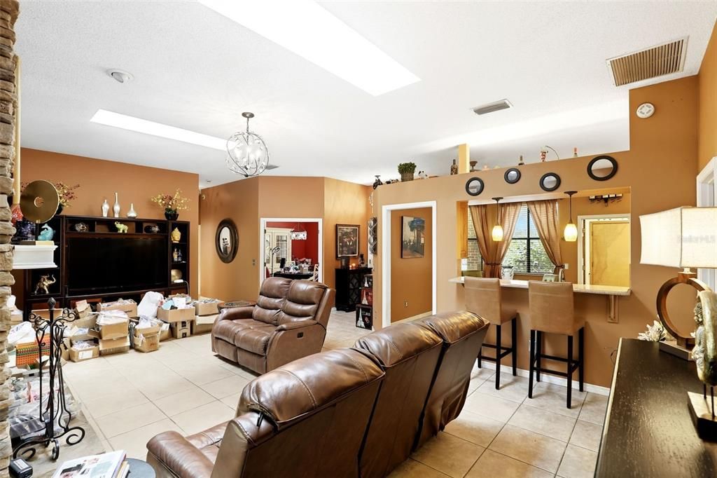 For Sale: $350,000 (3 beds, 2 baths, 1764 Square Feet)