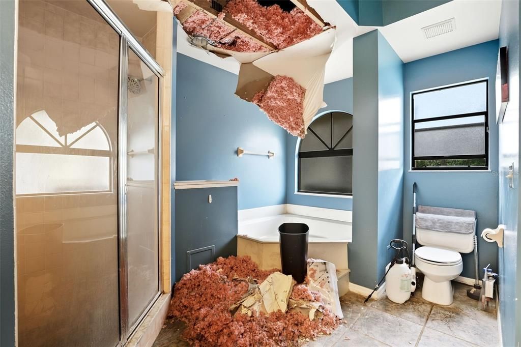 For Sale: $350,000 (3 beds, 2 baths, 1764 Square Feet)