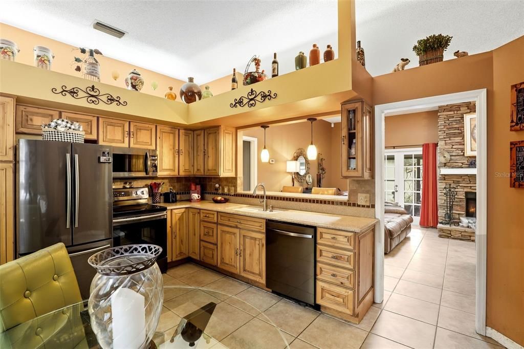 For Sale: $350,000 (3 beds, 2 baths, 1764 Square Feet)