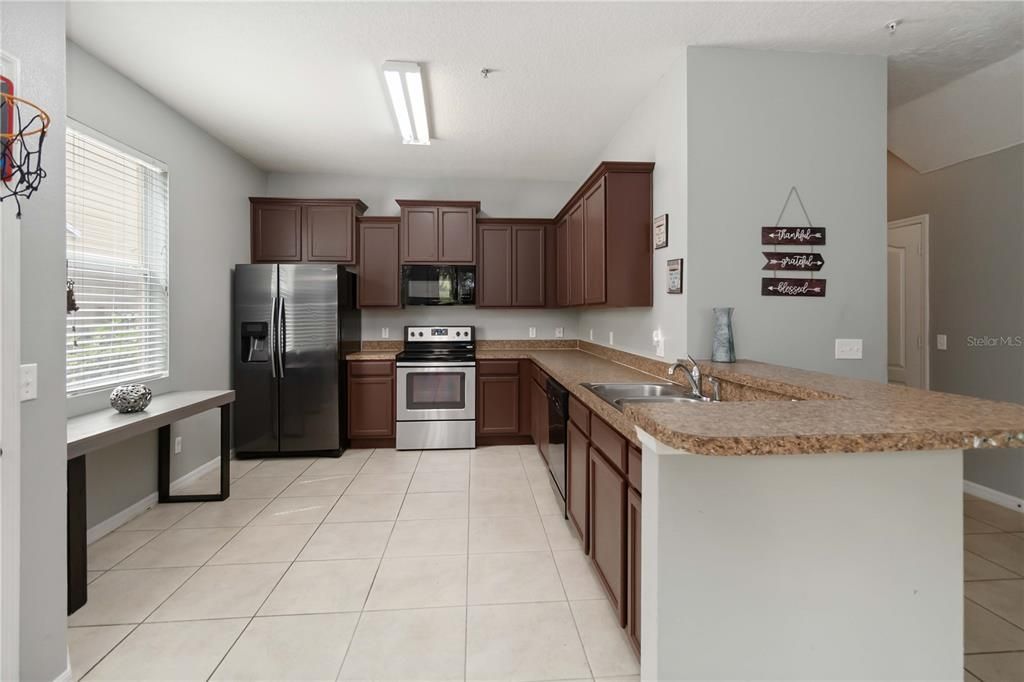 For Sale: $235,000 (3 beds, 2 baths, 1588 Square Feet)