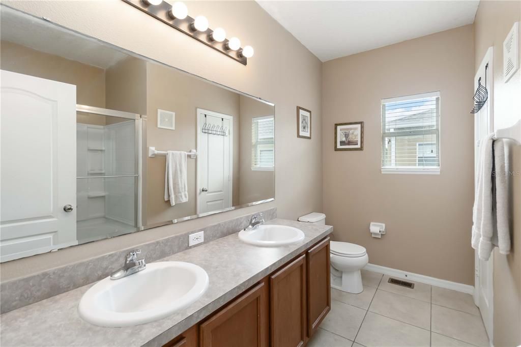 For Sale: $235,000 (3 beds, 2 baths, 1588 Square Feet)