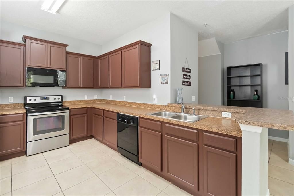 For Sale: $235,000 (3 beds, 2 baths, 1588 Square Feet)