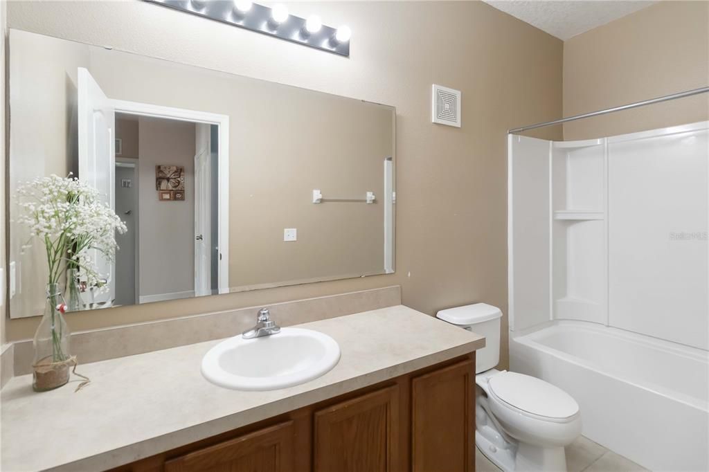 For Sale: $235,000 (3 beds, 2 baths, 1588 Square Feet)