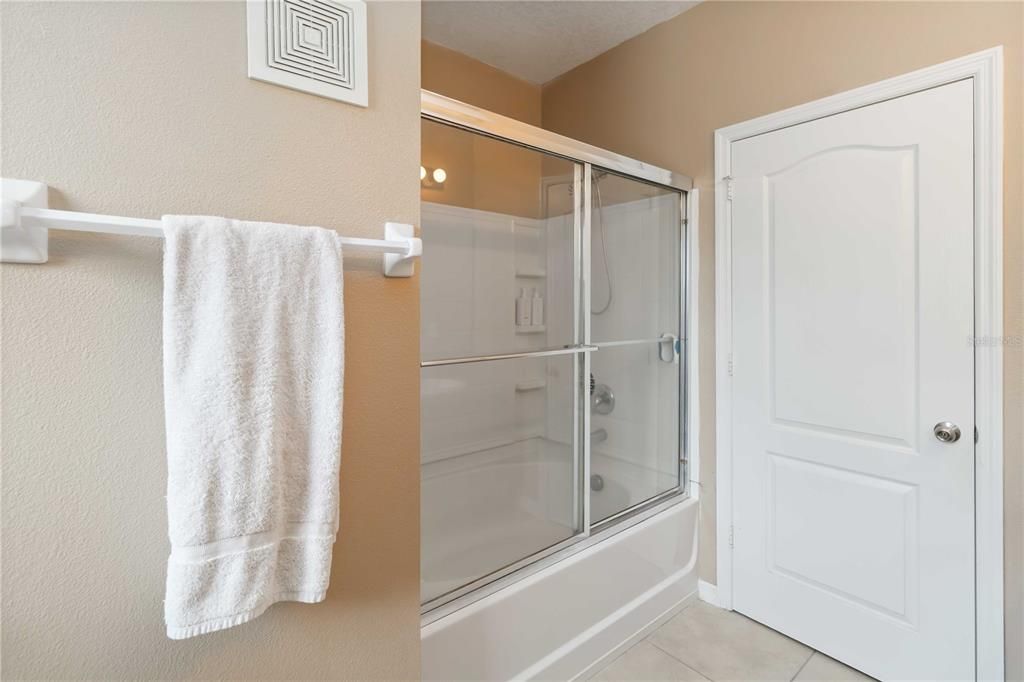 For Sale: $235,000 (3 beds, 2 baths, 1588 Square Feet)