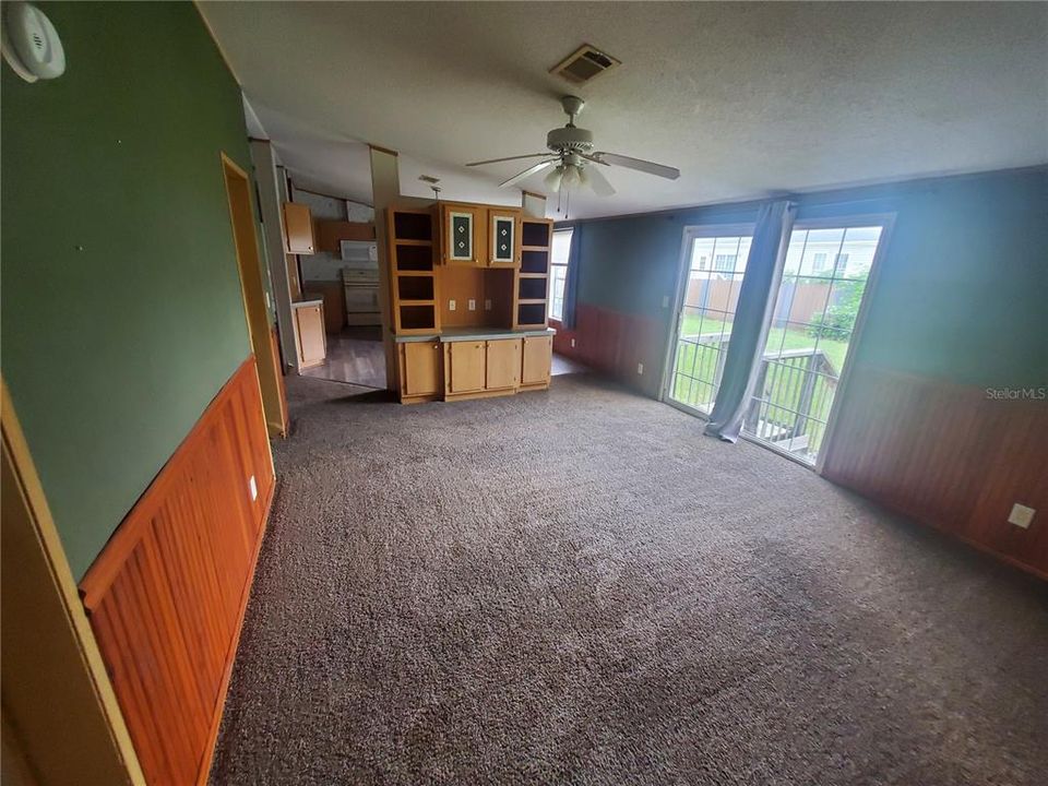 For Rent: $1,450 (3 beds, 2 baths, 1620 Square Feet)